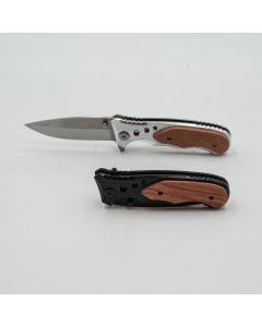 Medium folding knife