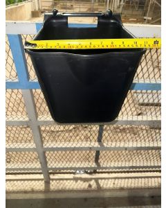 Horse feeders Durable plastic
